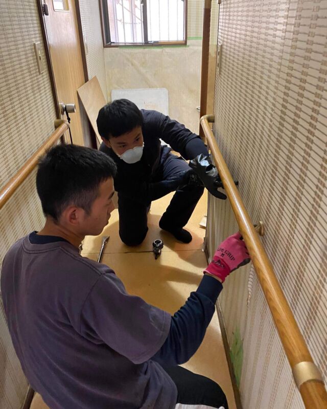 9/25の千葉県南部

今日は２手に別れて活動。
茂原市組はレスキューアシストさんと家屋再生。
鴨川組は日本笑顔プロジェクトさんと土砂現場。

多くの消防志が参加してくれたおかげでまた１歩復興へ近付き、住民さんの笑顔が増えました。

人手が多ければ多いほど支援のスピードは加速していきます。

まだまだ困っている方はいます。
少しでもご協力頂ければと思います。

#日本財団災害支援
オール千葉
#レスキューアシスト
#一般財団法人日本笑顔プロジェクト 
#笑顔プロジェクト
#nouvo成田
#プロボノ消防志
#消防士の休日